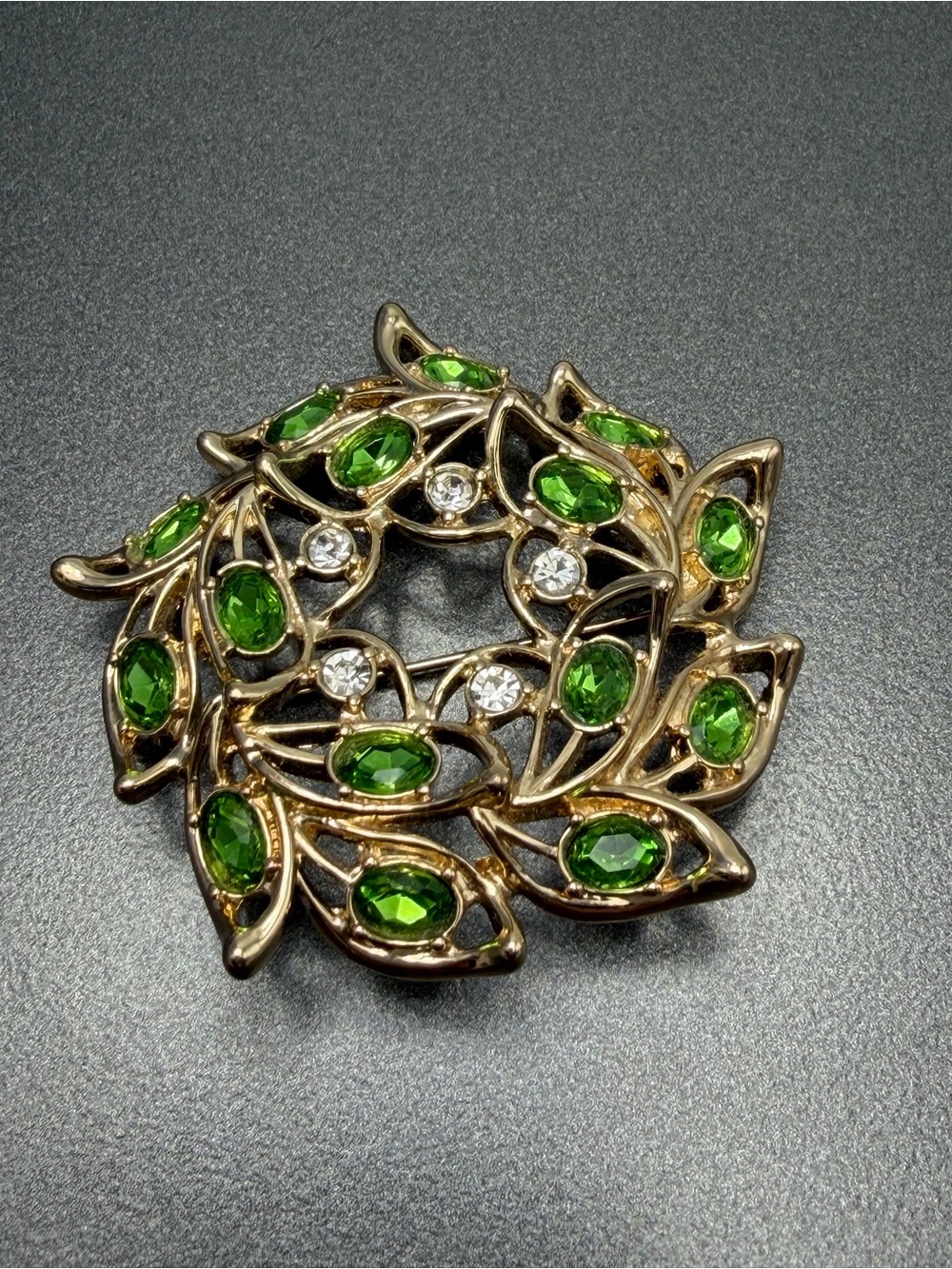 Vintage Avon Christmas 2019 brooch #73sb